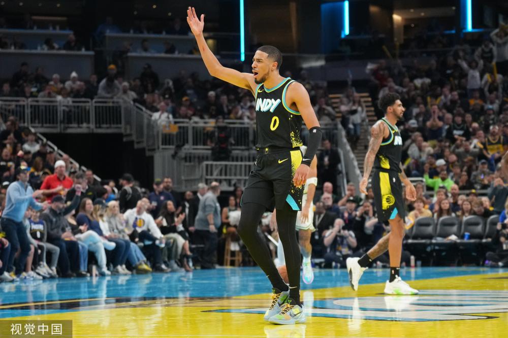 球员临场发 球员临场发